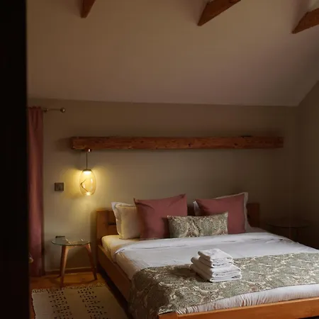 بيت ريفي The Provence Village