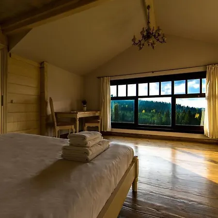 Inn The Provence Village Bukovinka
