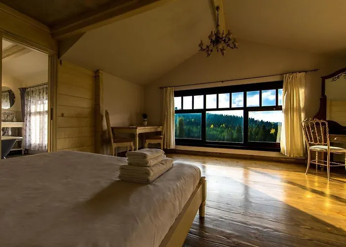 Inn The Provence Village Bukovinka